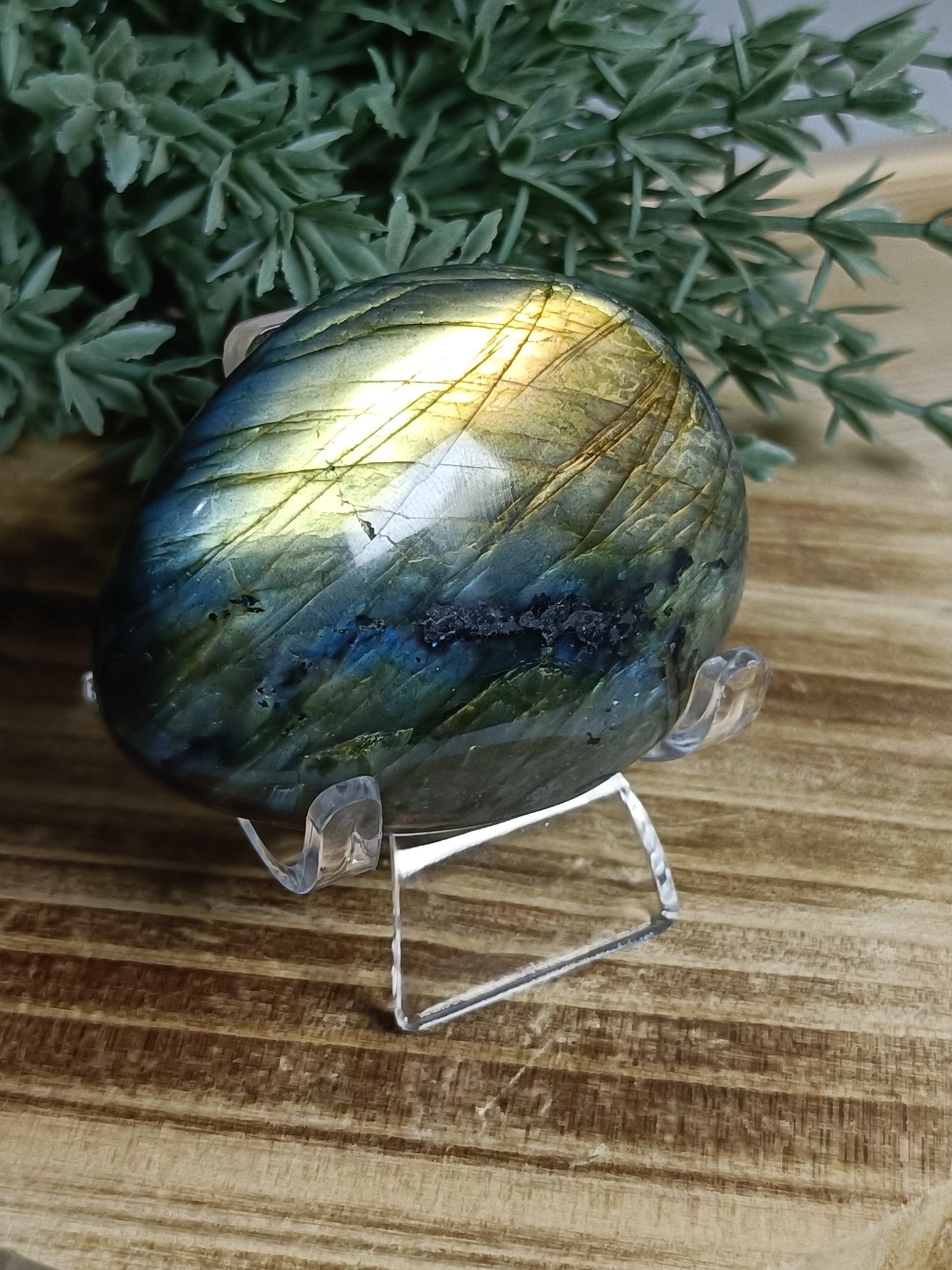 Labradorite Palm Stone #E2 – Intuition, Transformation and Inner Magic