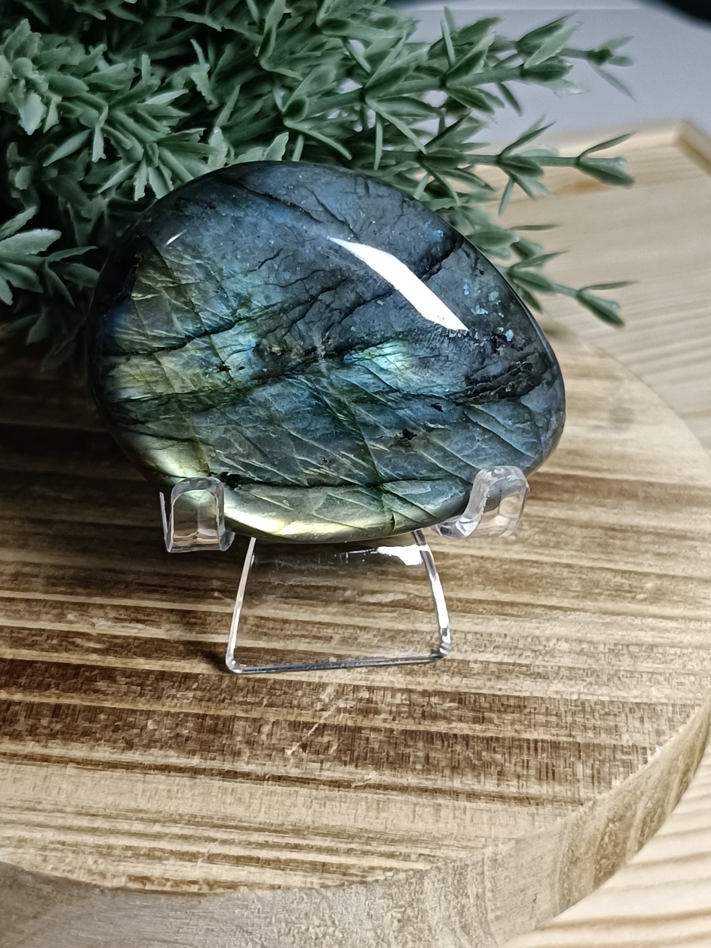 Labradorite Palm Stone #E2 – Intuition, Transformation and Inner Magic