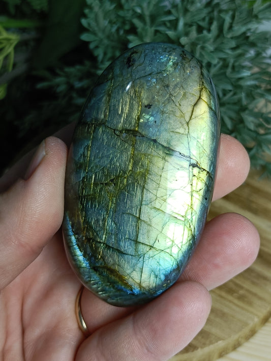 Labradorite Palm Stone #E8 – Crystal for Protection, Intuition & Transformation | Third Eye & Crown Chakra Stone